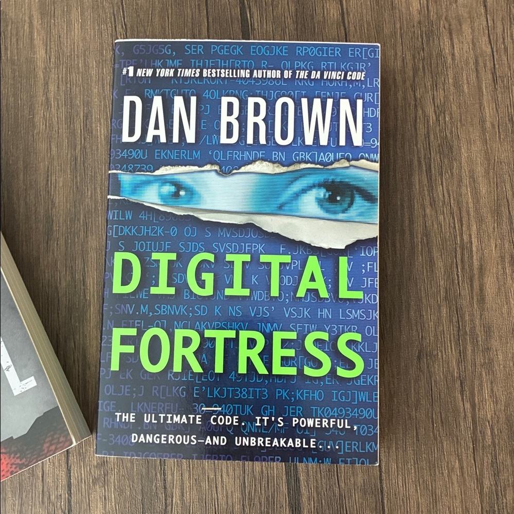 Dan Brown Book Set - Picture 3 of 6